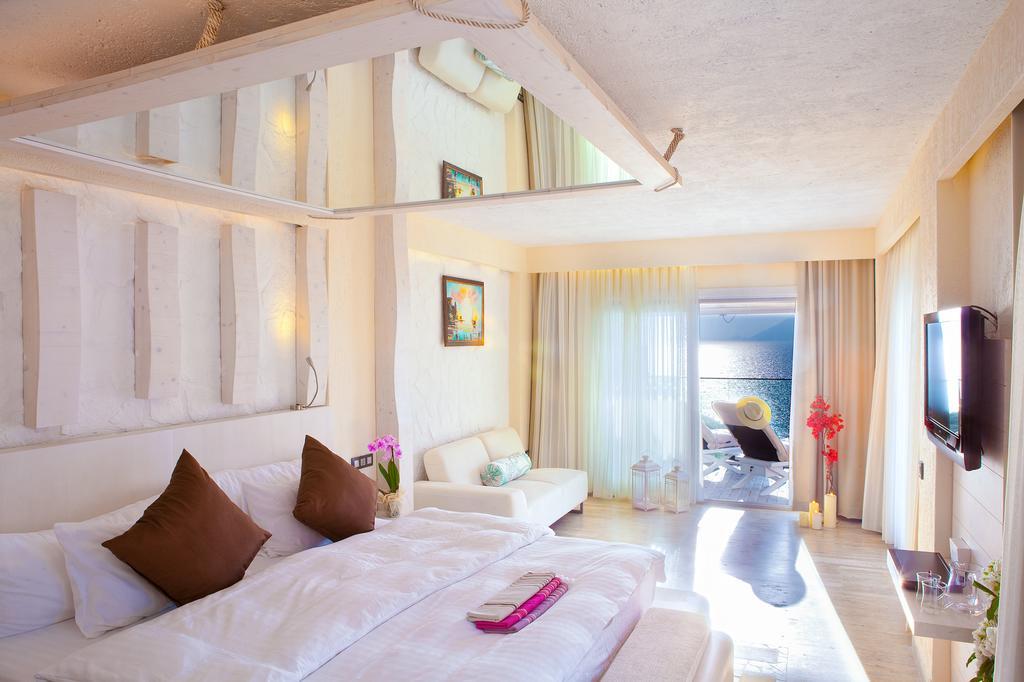 Peninsula Gardens Hotel - Adults Only Kaş Bilik gambar